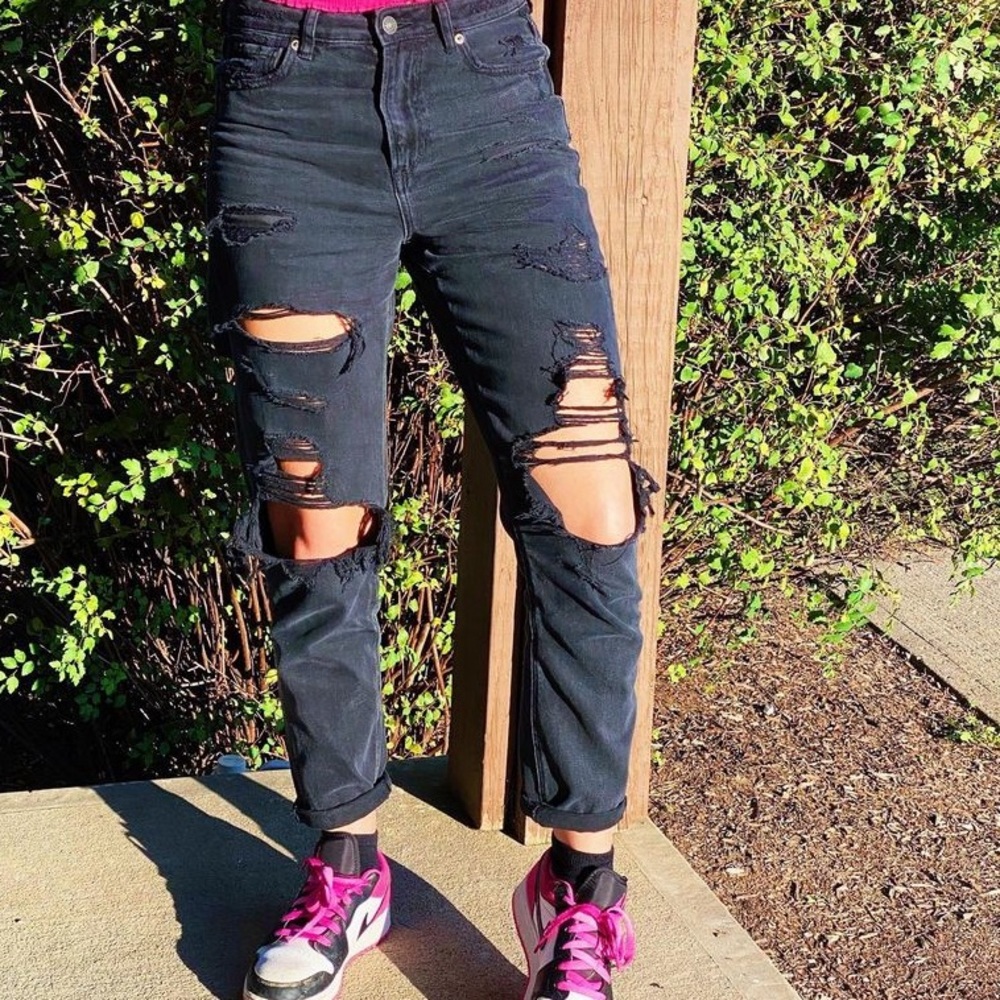 American Eagle Distressed Jeans